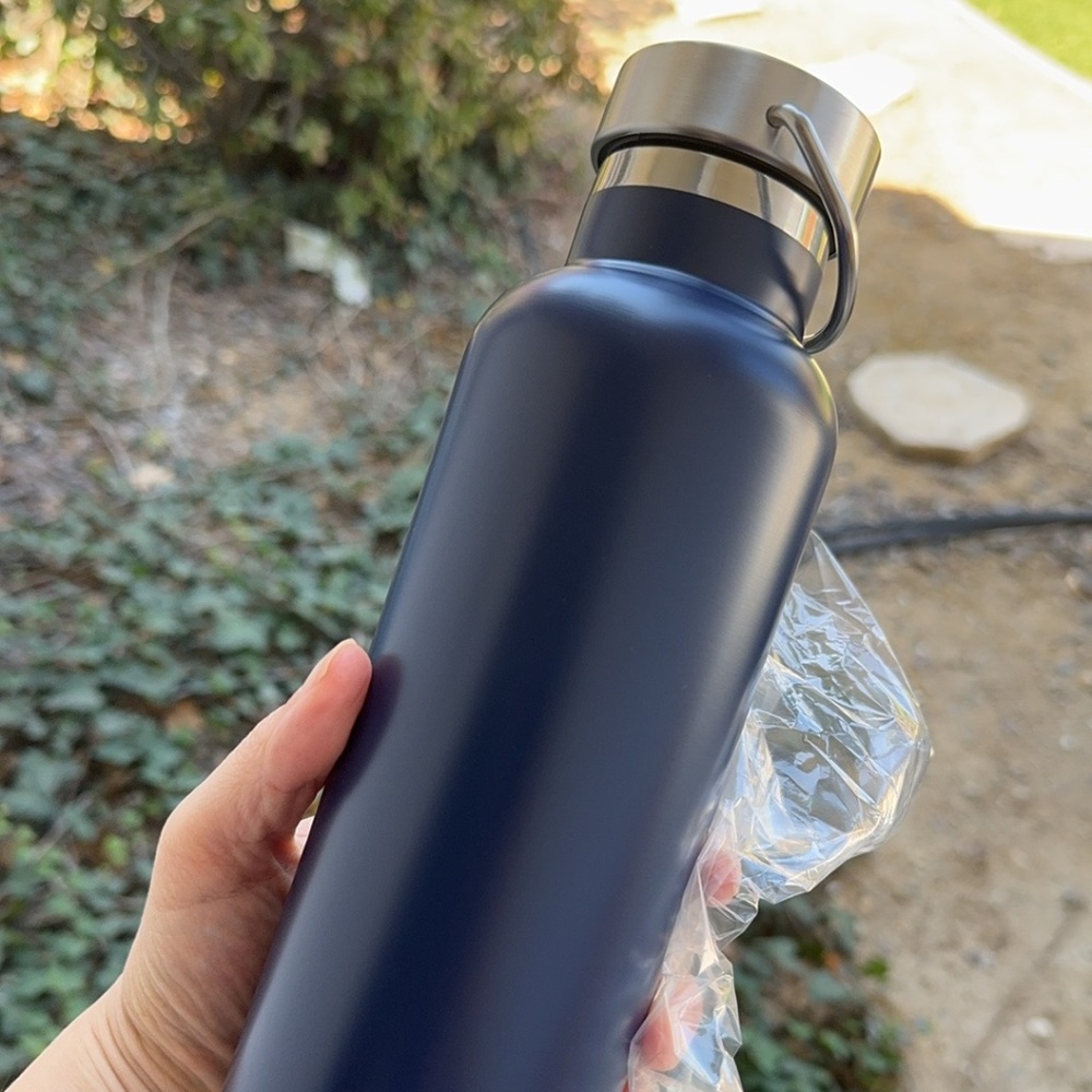 Blue Water Bottle Metal Stainless Steel 22 Oz NIB Large Canteen Hot Cold Handle